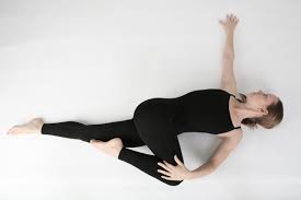 the-best-yoga-poses-for-abdominal-disorders-Reclined Supine-twist-pose